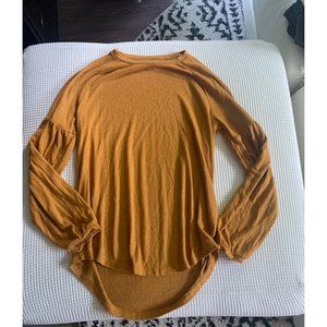 Old Navy Golden Crew Neck Lightweight Sweater